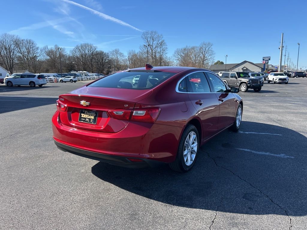 Used 2025 Chevrolet Malibu LT image 4
