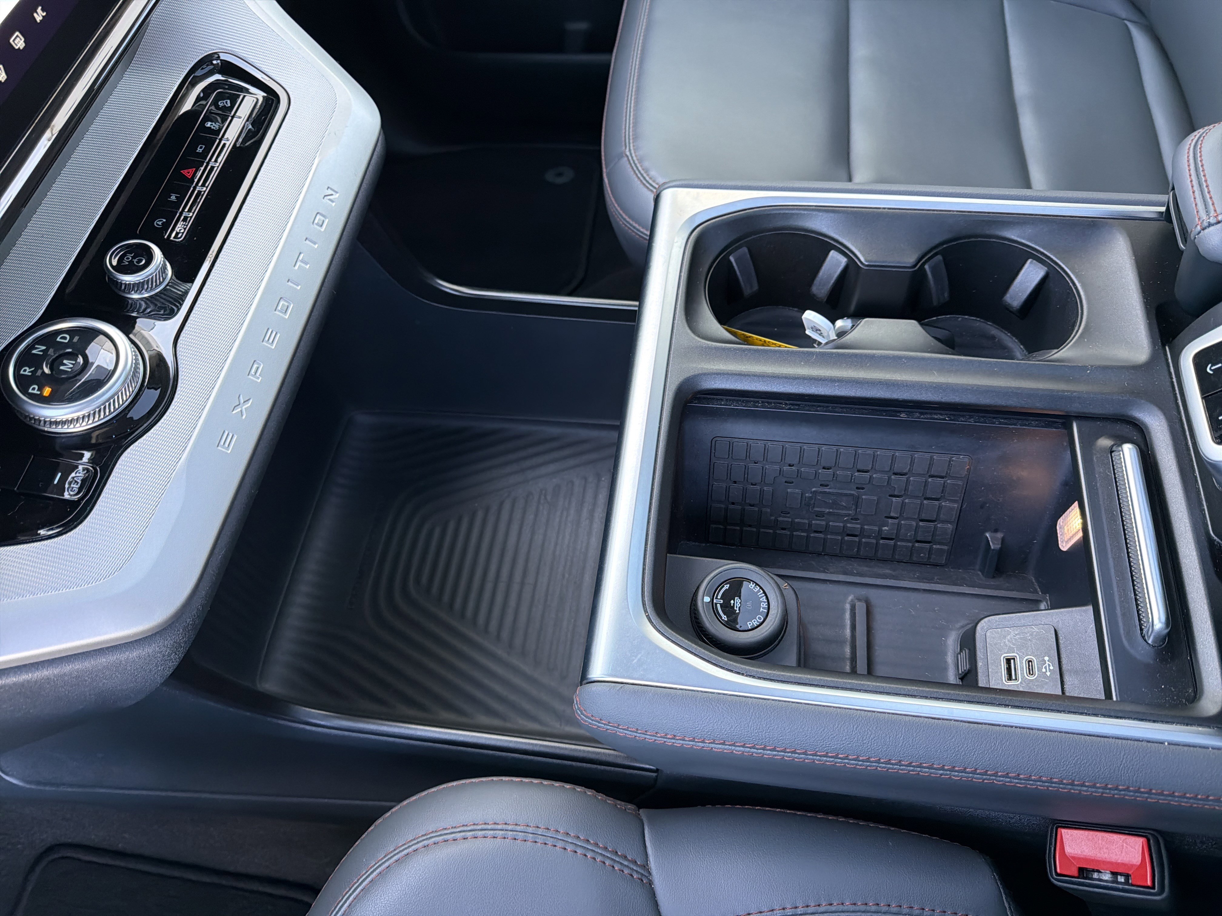 Certified 2025 Ford Expedition Active AWD/4WD image 52