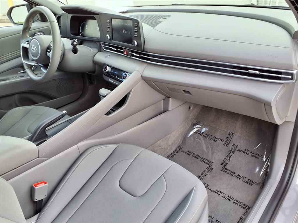 Used 2026 Hyundai Elantra Sport FWD image 8