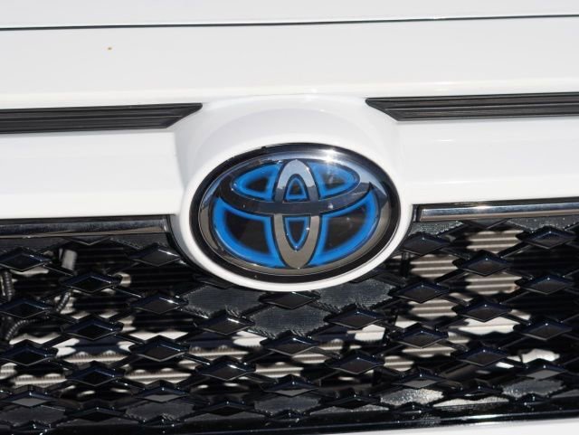 Certified 2023 Toyota RAV4 SE image 9