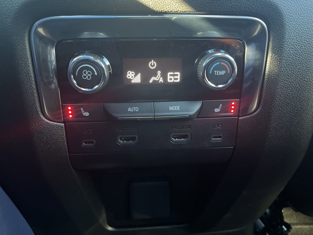 New 2026 Chevrolet Suburban Premier image 17