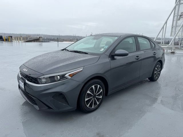 Used 2022 Kia Forte Sedan image 3