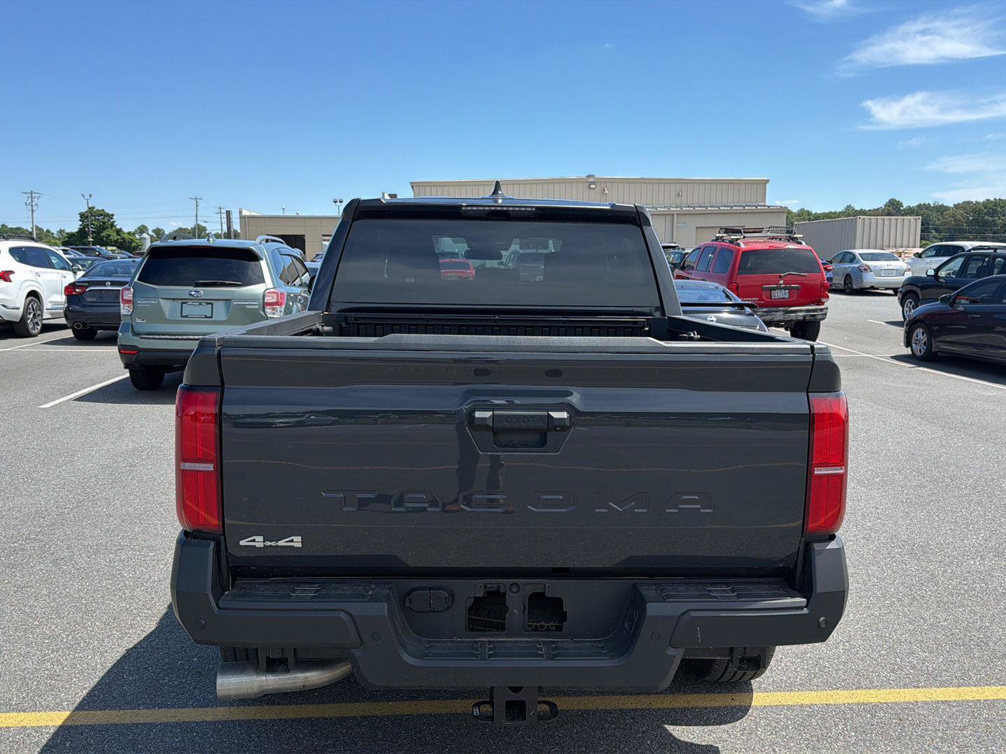 Used 2025 Toyota Tacoma SR AWD/4WD image 4