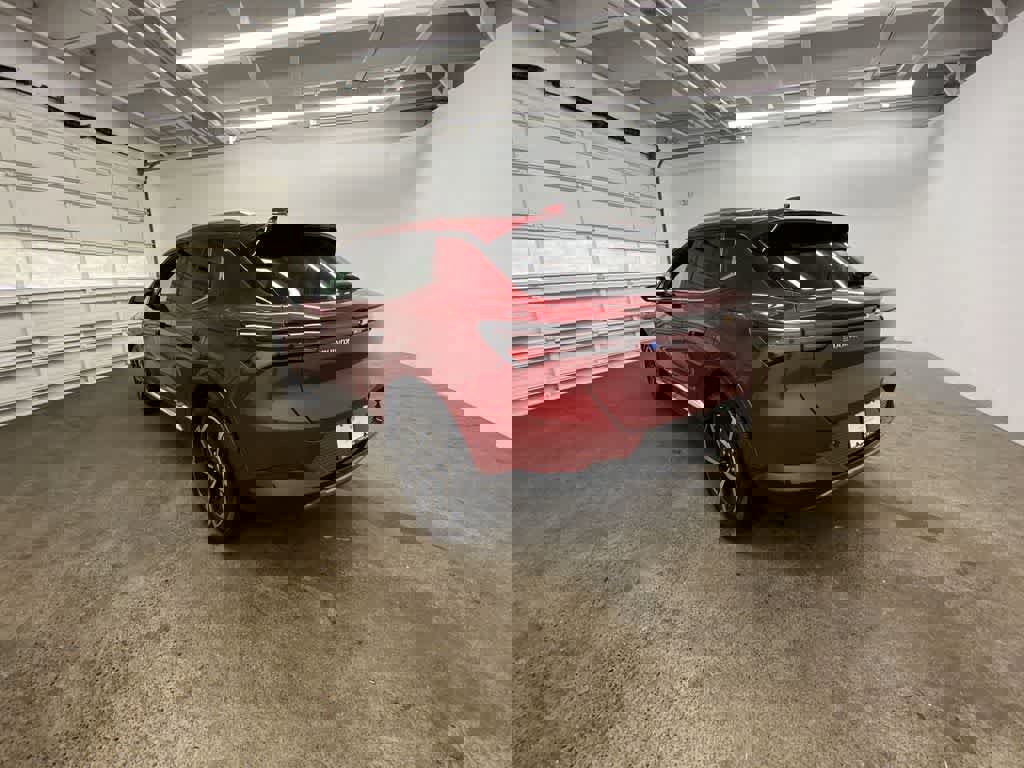 Used 2025 Chevrolet Equinox EV LT w/ Convenience Package image 4