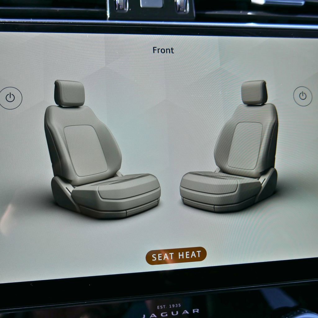 Used 2024 Jaguar F-PACE SVR image 44