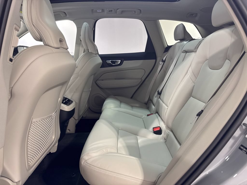 New 2026 Volvo XC60 B5 Ultra w/ Protection Package Premier AWD/4WD image 22