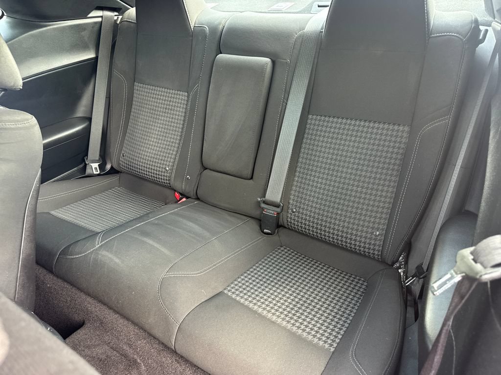 Used 2016 Dodge Challenger SXT RWD image 17