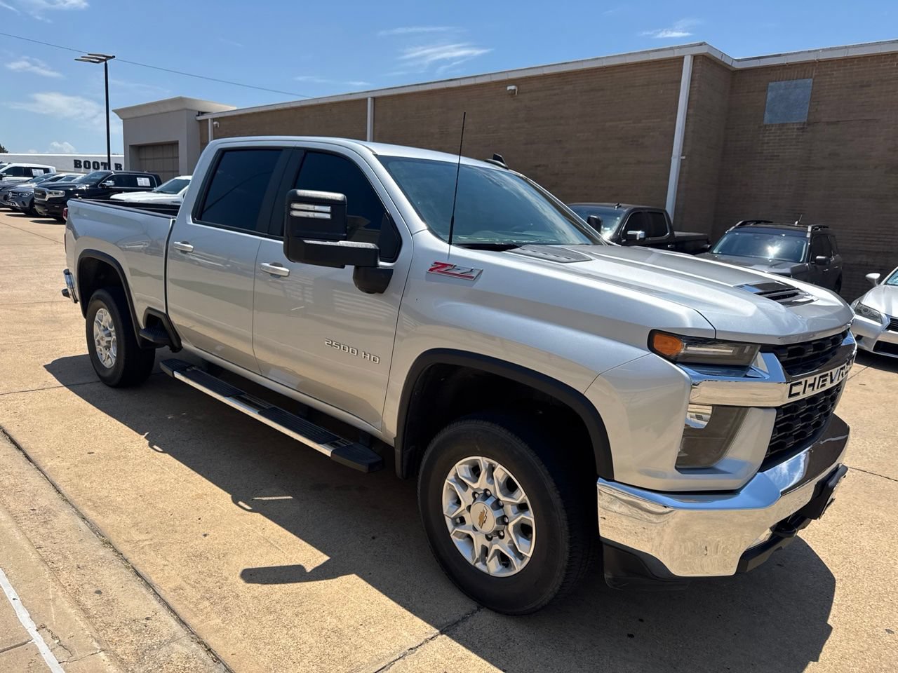 Used 2022 Chevrolet Silverado 2500 LT w/ Convenience Package AWD/4WD image 3