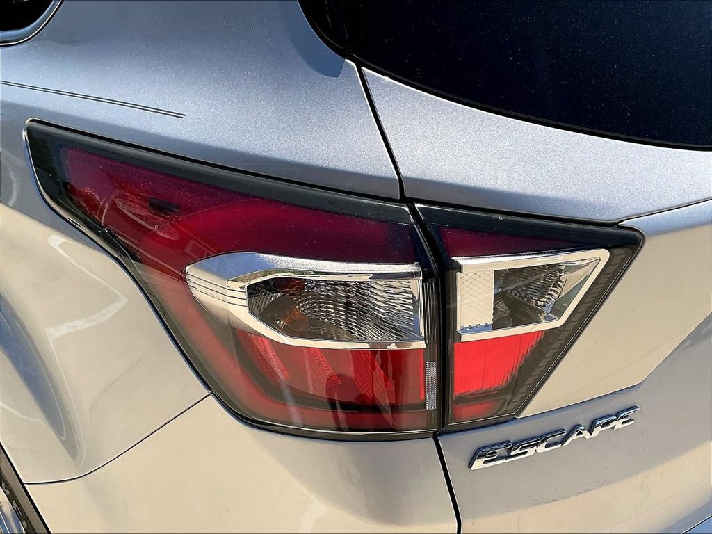 Used 2017 Ford Escape SE AWD/4WD image 23