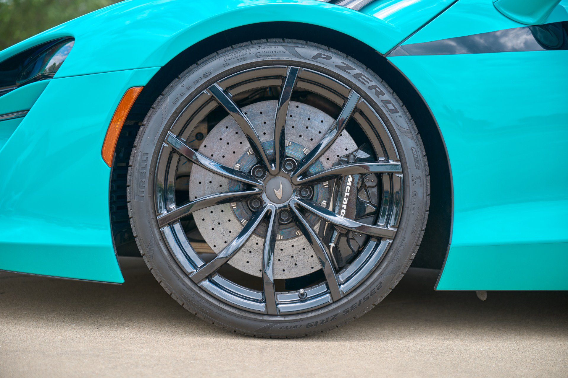 Used 2025 McLaren Artura Spider RWD image 12