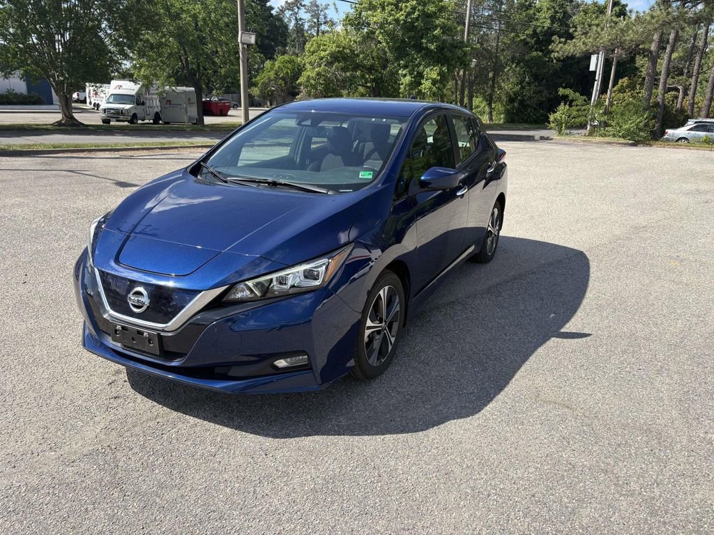 Used 2022 Nissan Leaf SV Plus FWD image 2