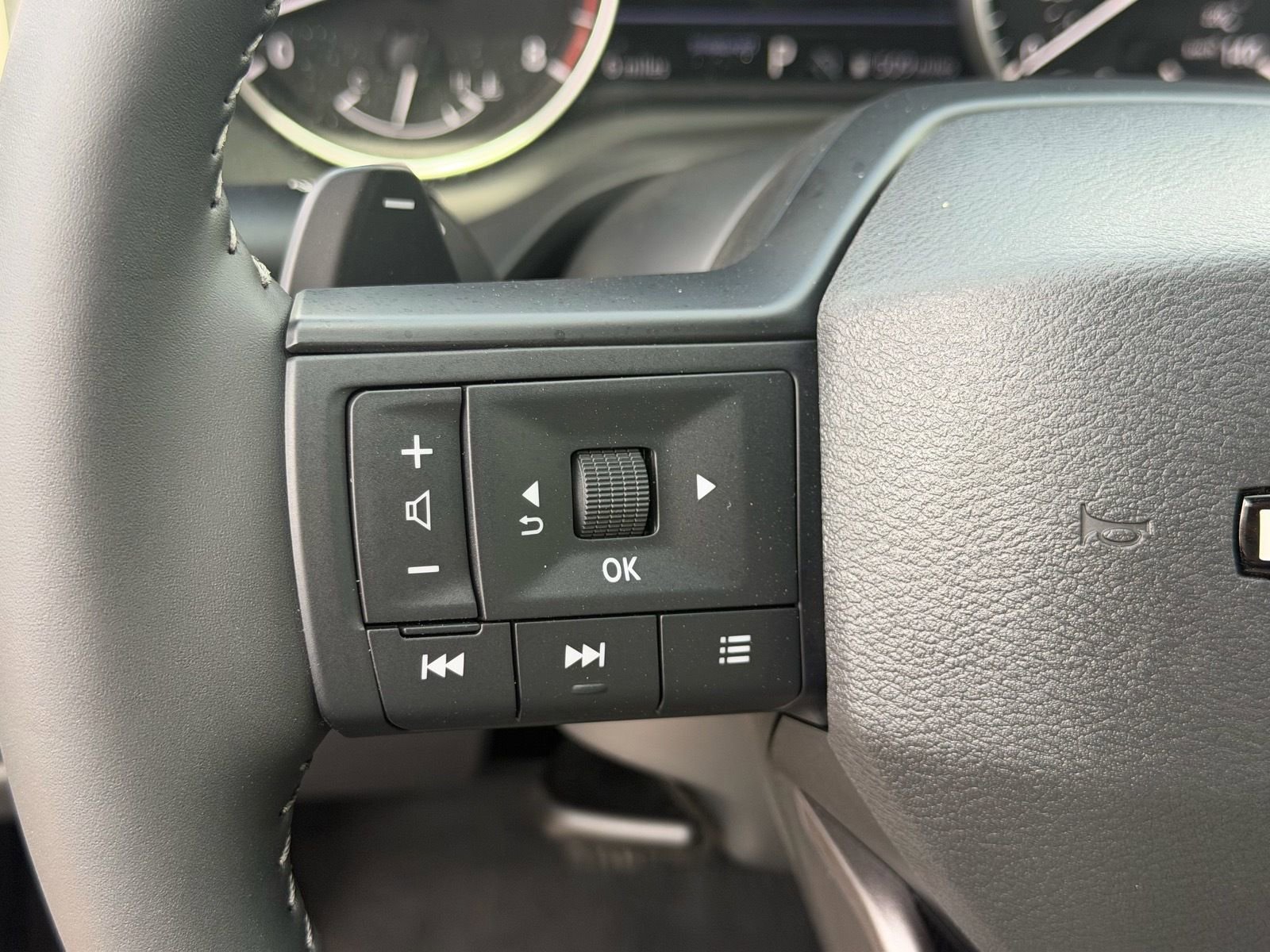 New 2026 Nissan Rogue SV FWD image 22