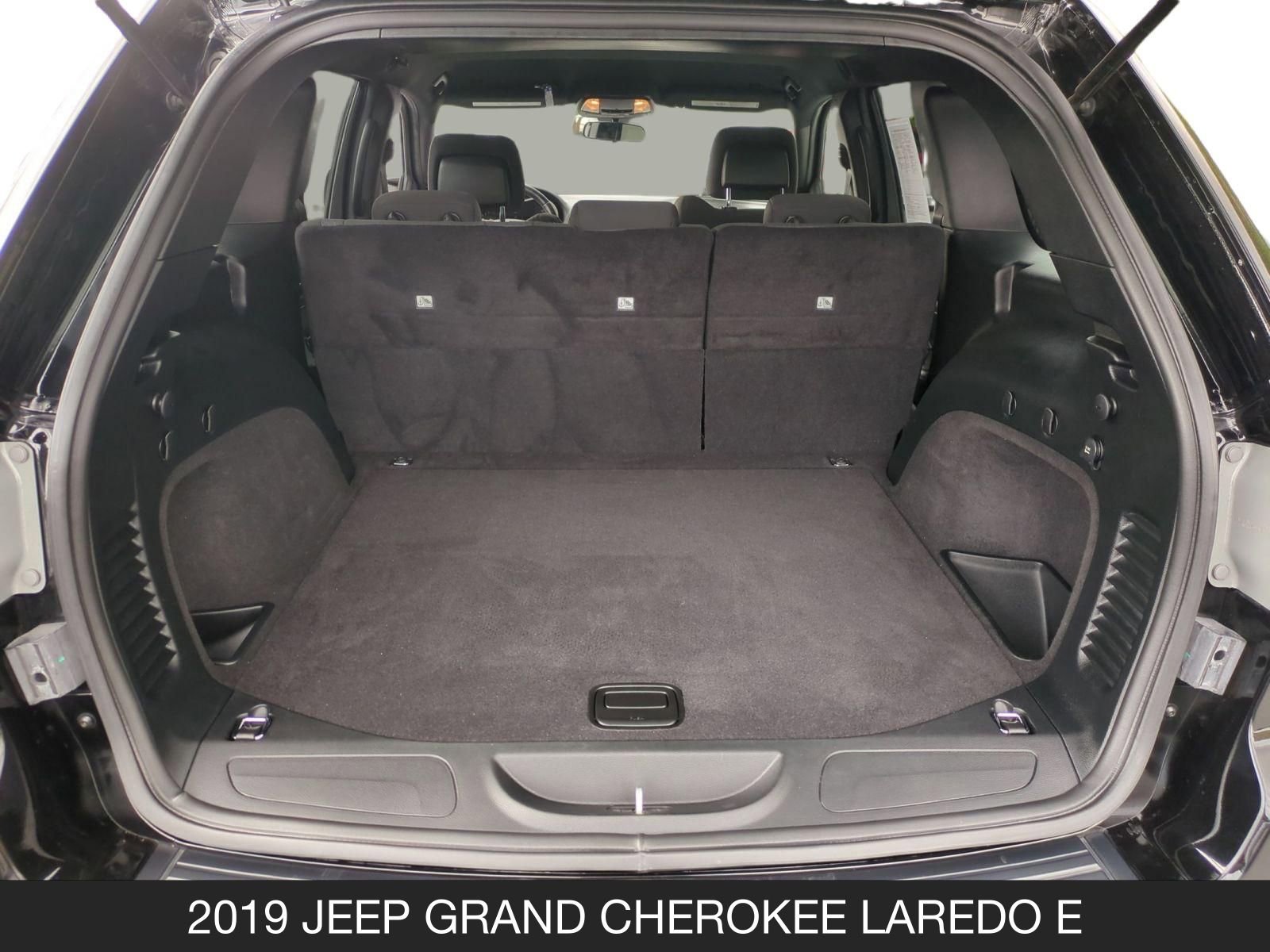 Used 2019 Jeep Grand Cherokee Laredo RWD image 24