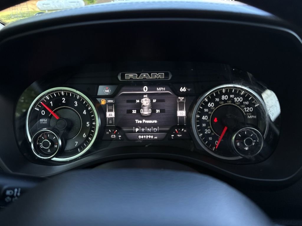 Used 2021 RAM 1500 Laramie w/ Advanced Safety Group AWD/4WD image 16