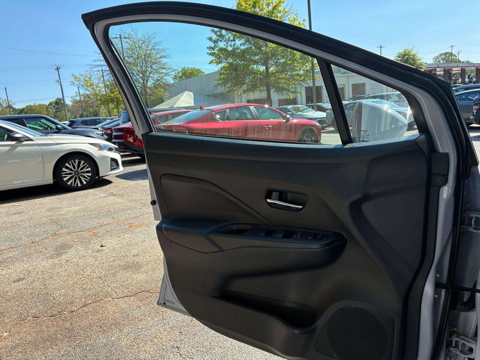 Used 2025 Nissan Versa SV image 18