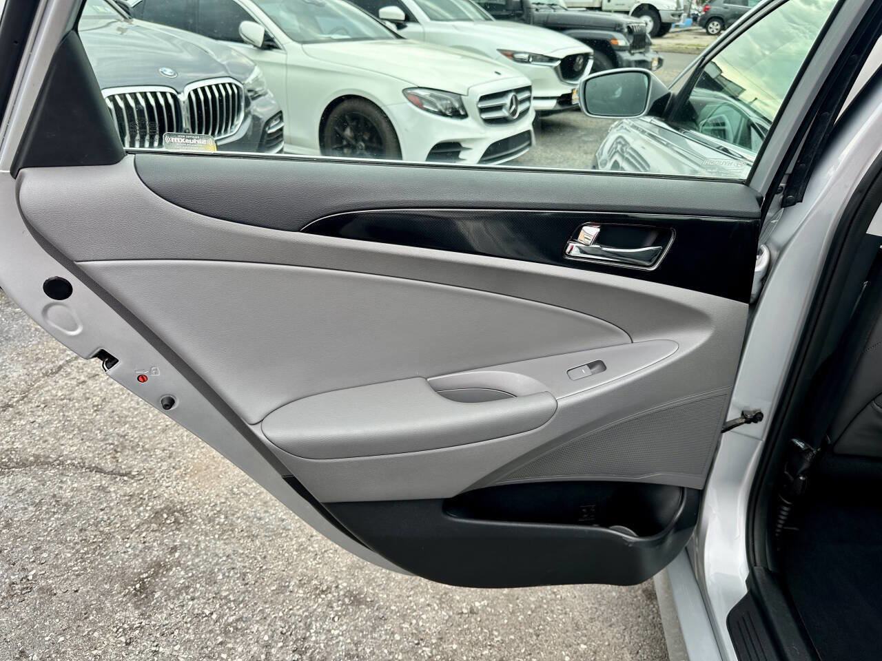 Used 2014 Hyundai Sonata SE w/ Premium Package 04 FWD image 13