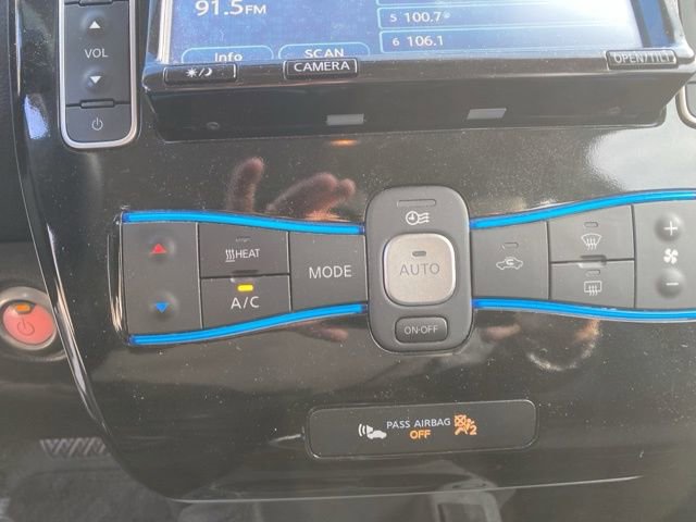 Used 2015 Nissan Leaf SL w/ Premium Package image 19