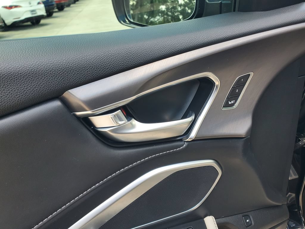 Used 2025 Acura RDX SH-AWD image 22