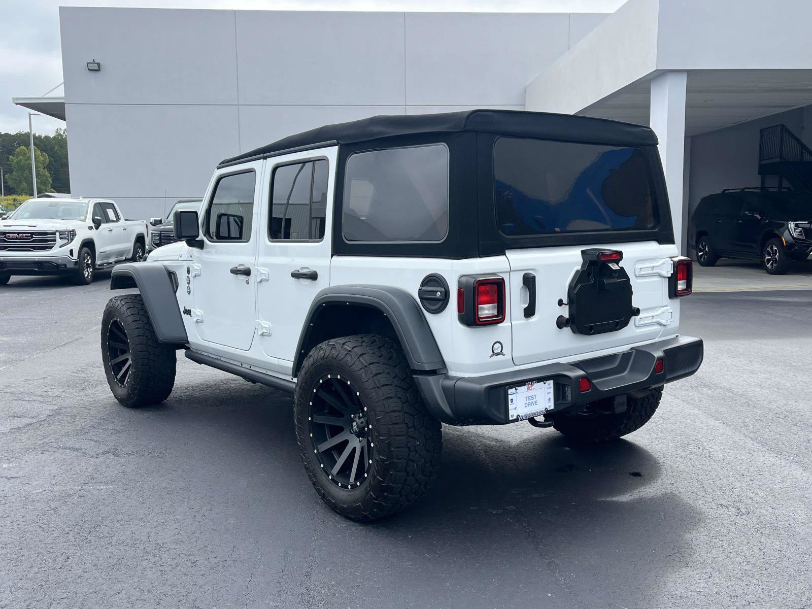 Used 2024 Jeep Wrangler Unlimited Sport AWD/4WD image 5