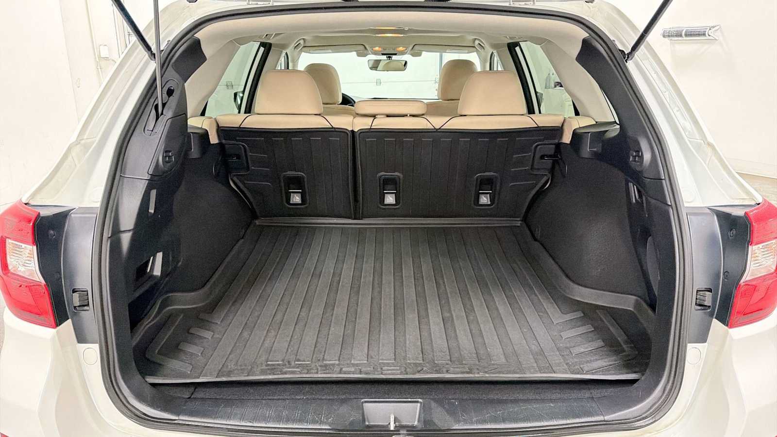 Used 2017 Subaru Outback 3.6R Limited AWD/4WD image 28