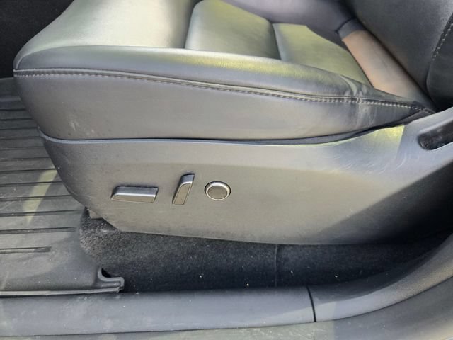 Used 2025 Tesla Model Y Long Range RWD image 16