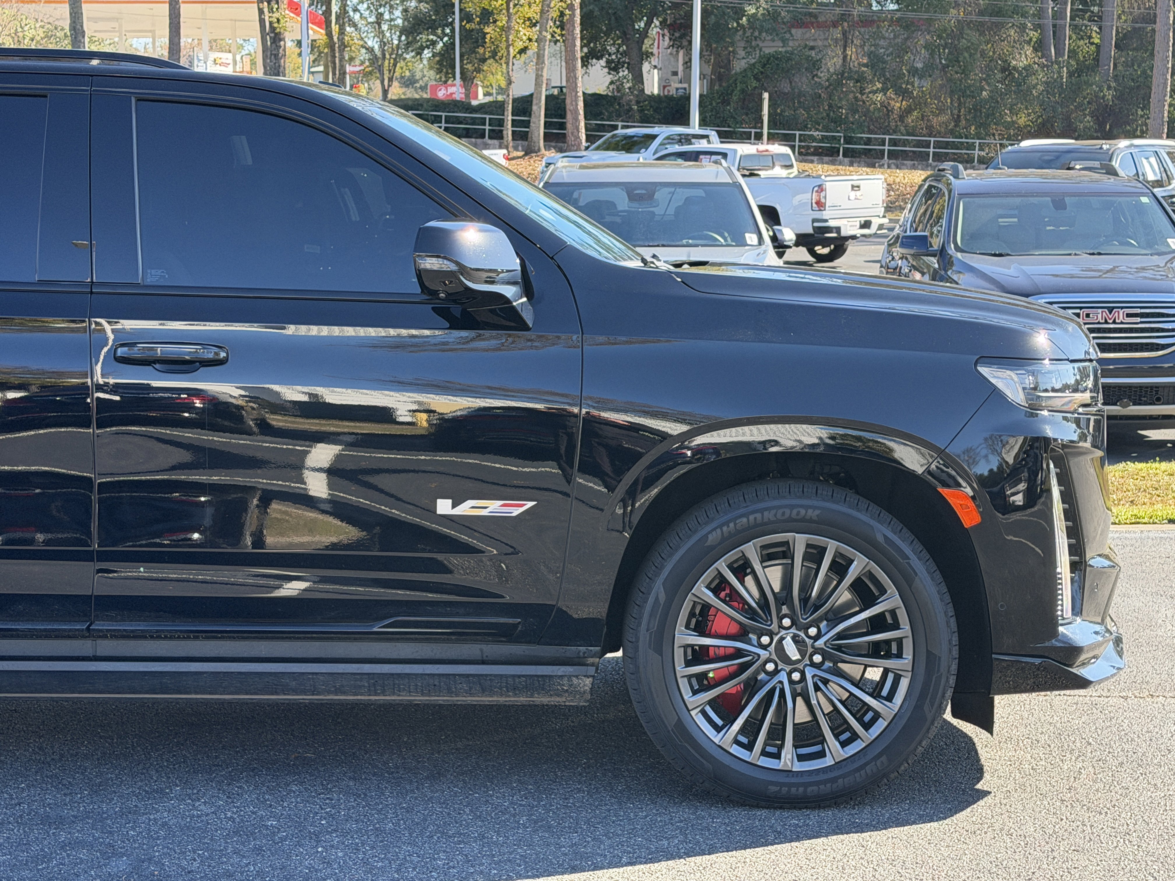 Used 2023 Cadillac Escalade ESV V image 6
