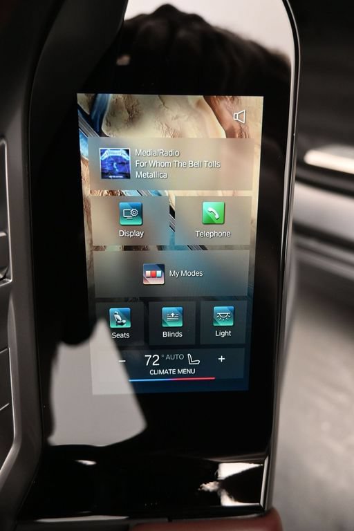 Used 2023 BMW i7 xDrive60 AWD/4WD image 23