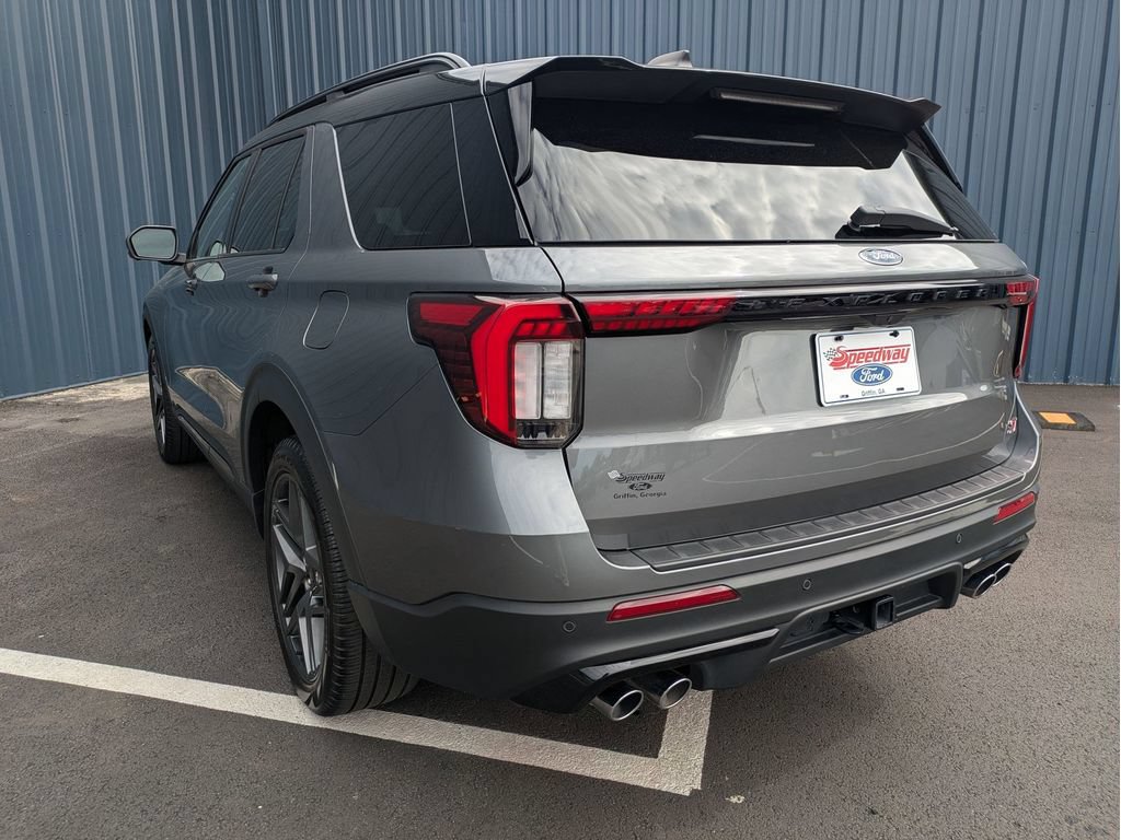 Used 2025 Ford Explorer ST AWD/4WD image 8