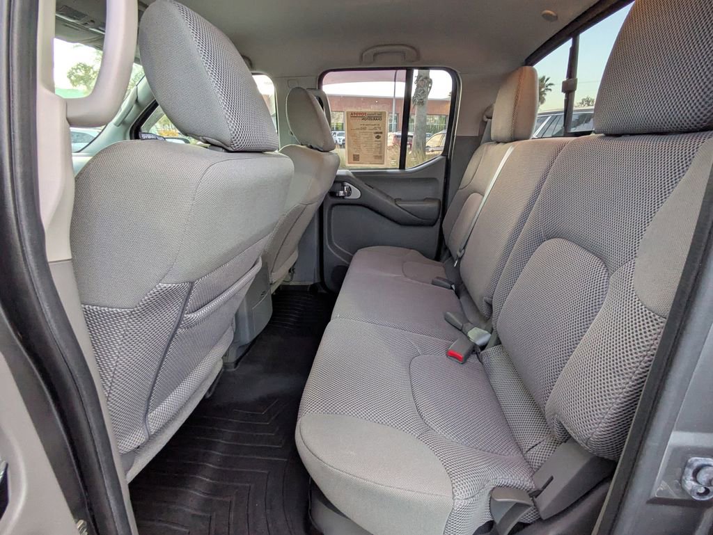 Used 2017 Nissan Frontier SV image 14