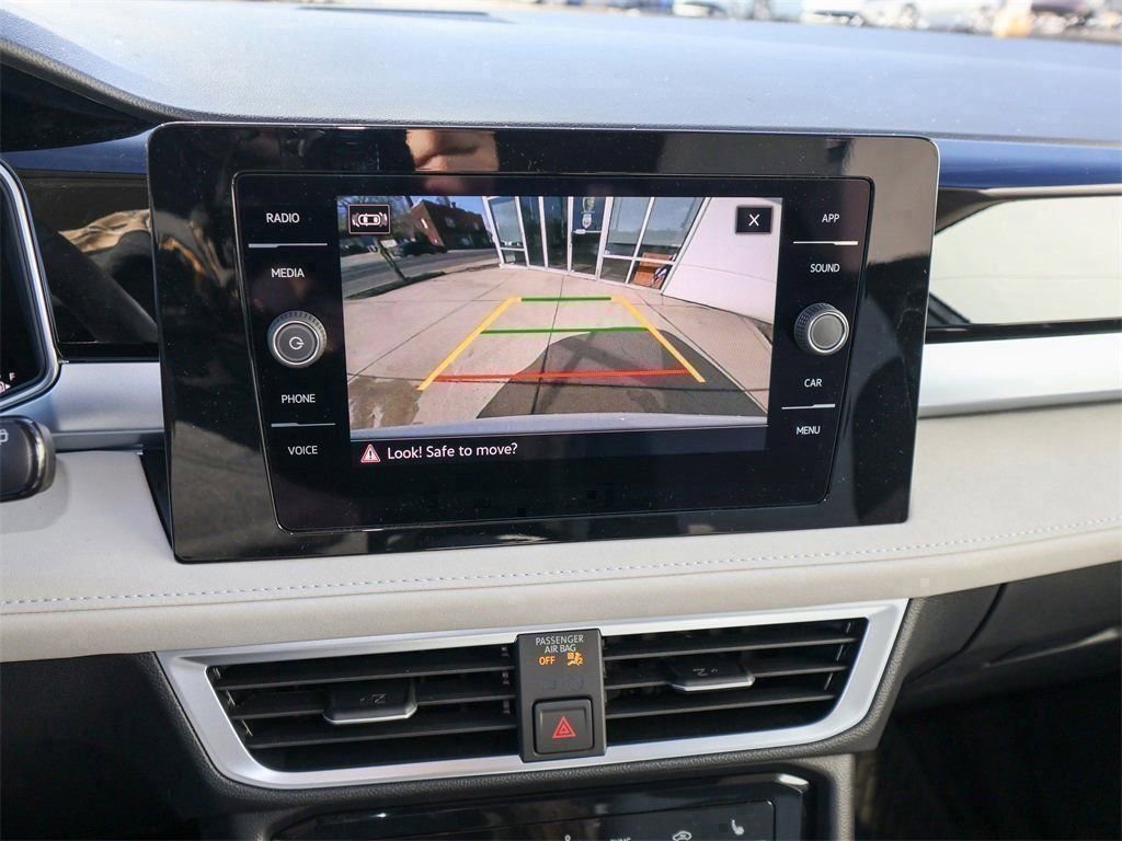 New 2026 Volkswagen Taos SE image 19