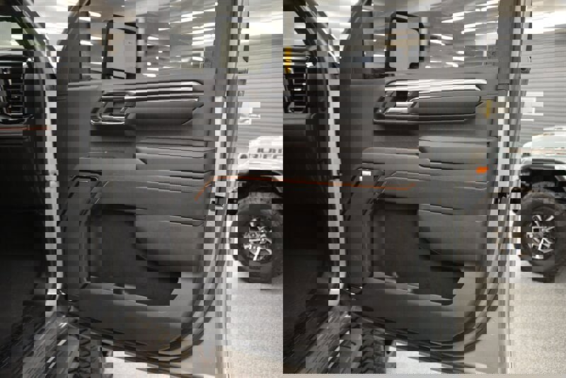 Used 2024 GMC Sierra 2500 AT4 w/ AT4 Premium Plus Package image 39