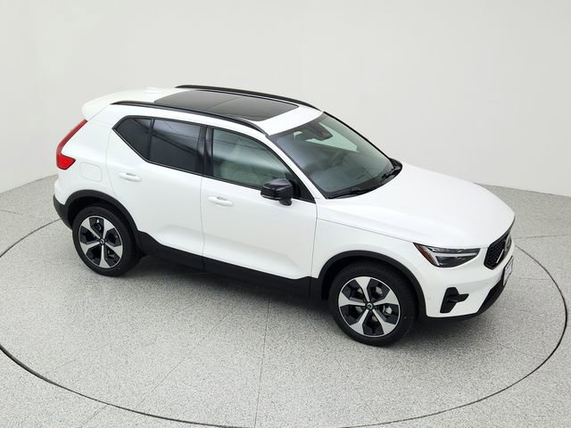 New 2026 Volvo XC40 B5 Plus w/ Protection Package Premier image 14