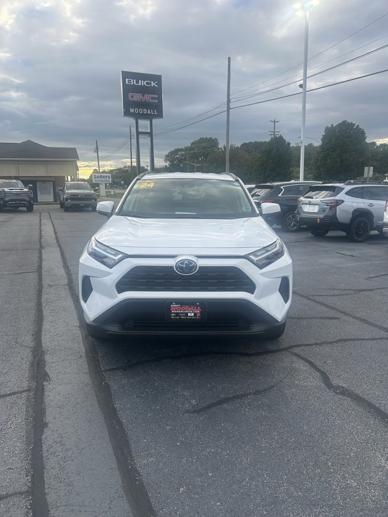Used 2024 Toyota RAV4 XLE image 2