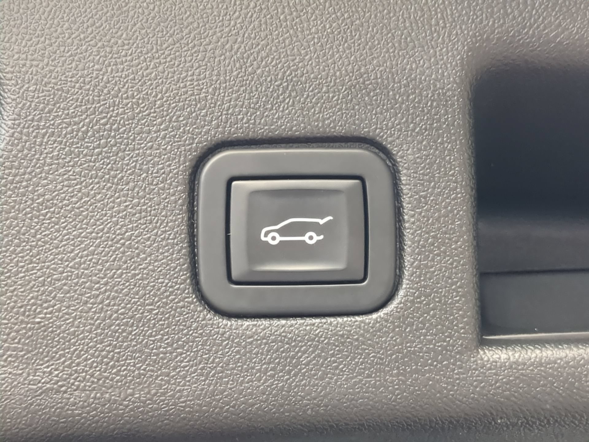 Used 2019 Chevrolet Equinox LT w/ Driver Convenience Package FWD image 47