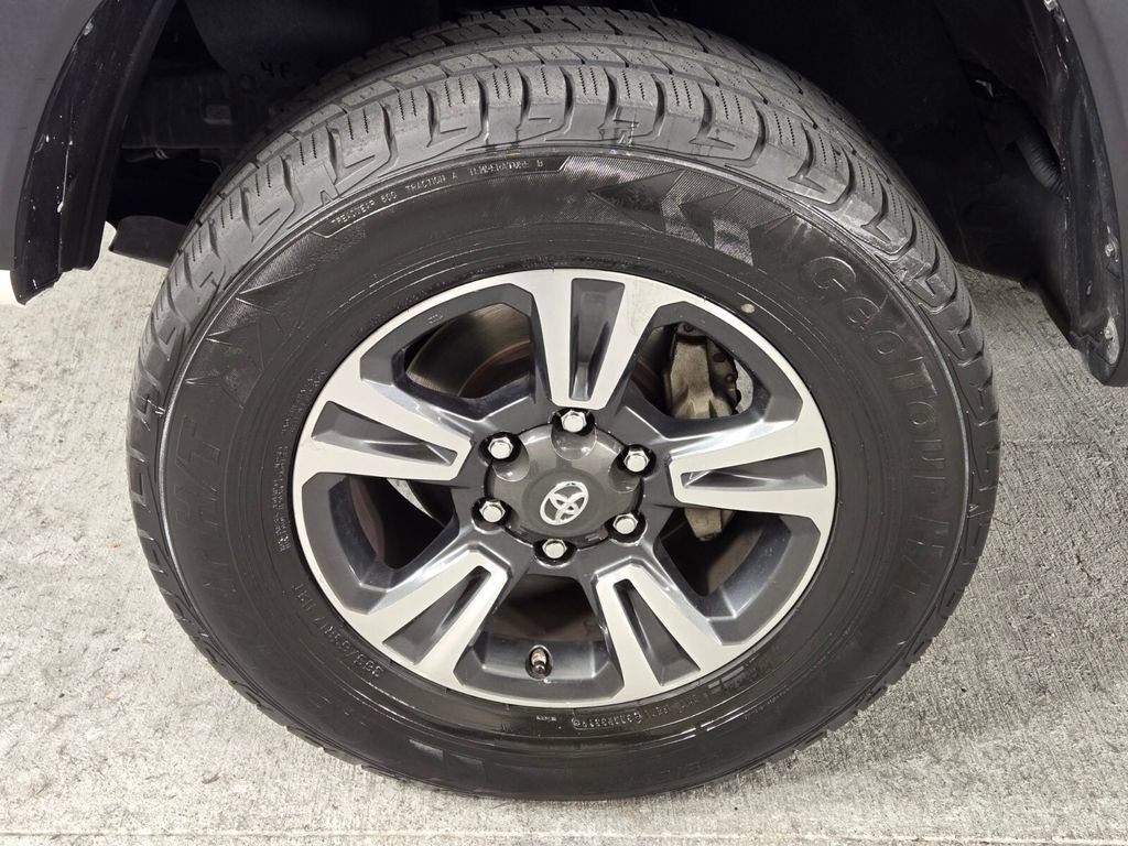 Used 2019 Toyota Tacoma TRD Off-Road w/ Technology Package image 14