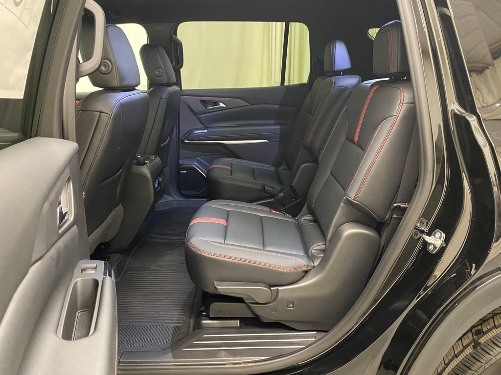 New 2026 Chevrolet Traverse RS w/ LPO, Floor Liner Package AWD/4WD image 16