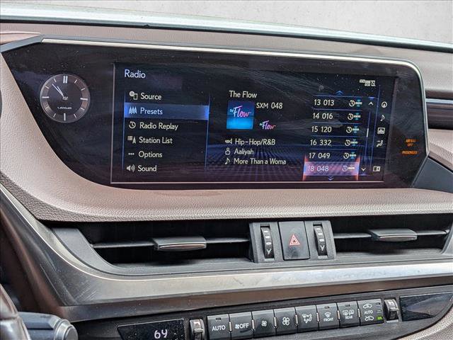 Used 2020 Lexus ES 300h w/ Accessory Package FWD image 11