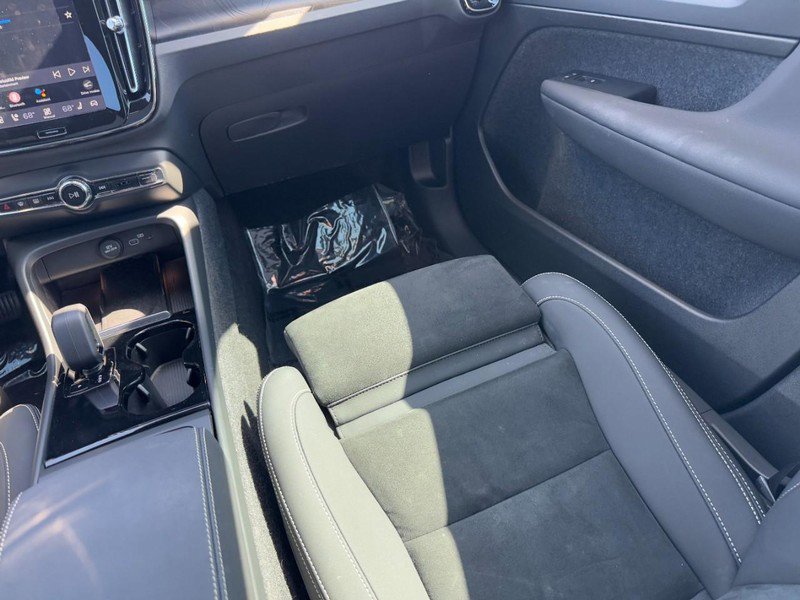 Certified 2023 Volvo C40 P8 Recharge Ultimate image 16