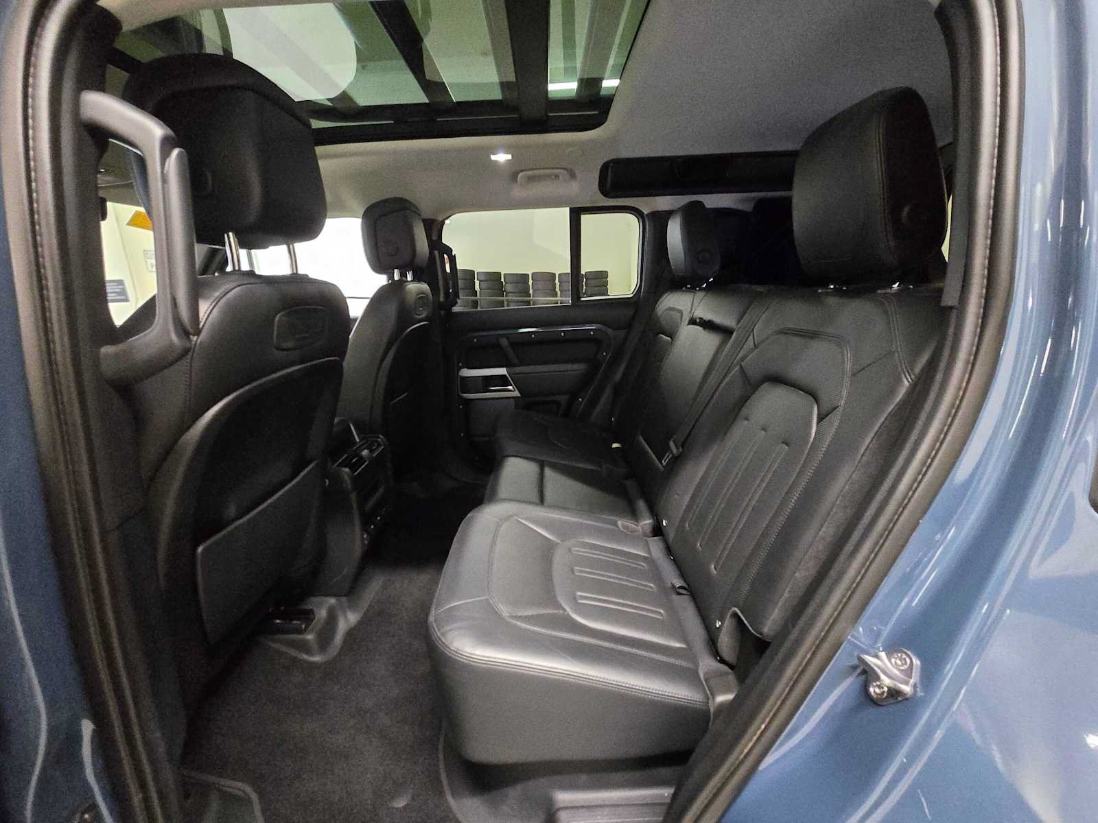 Used 2020 Land Rover Defender 110 HSE AWD/4WD image 15