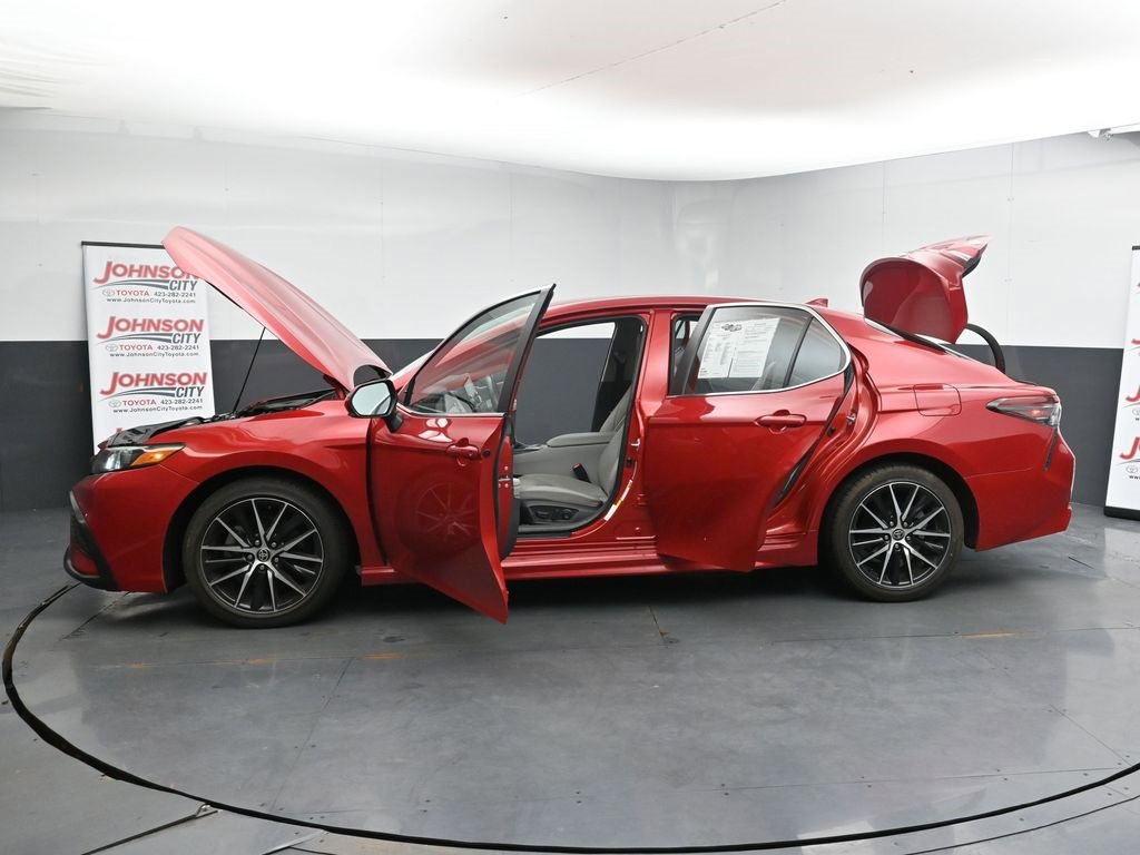 Used 2022 Toyota Camry SE image 40