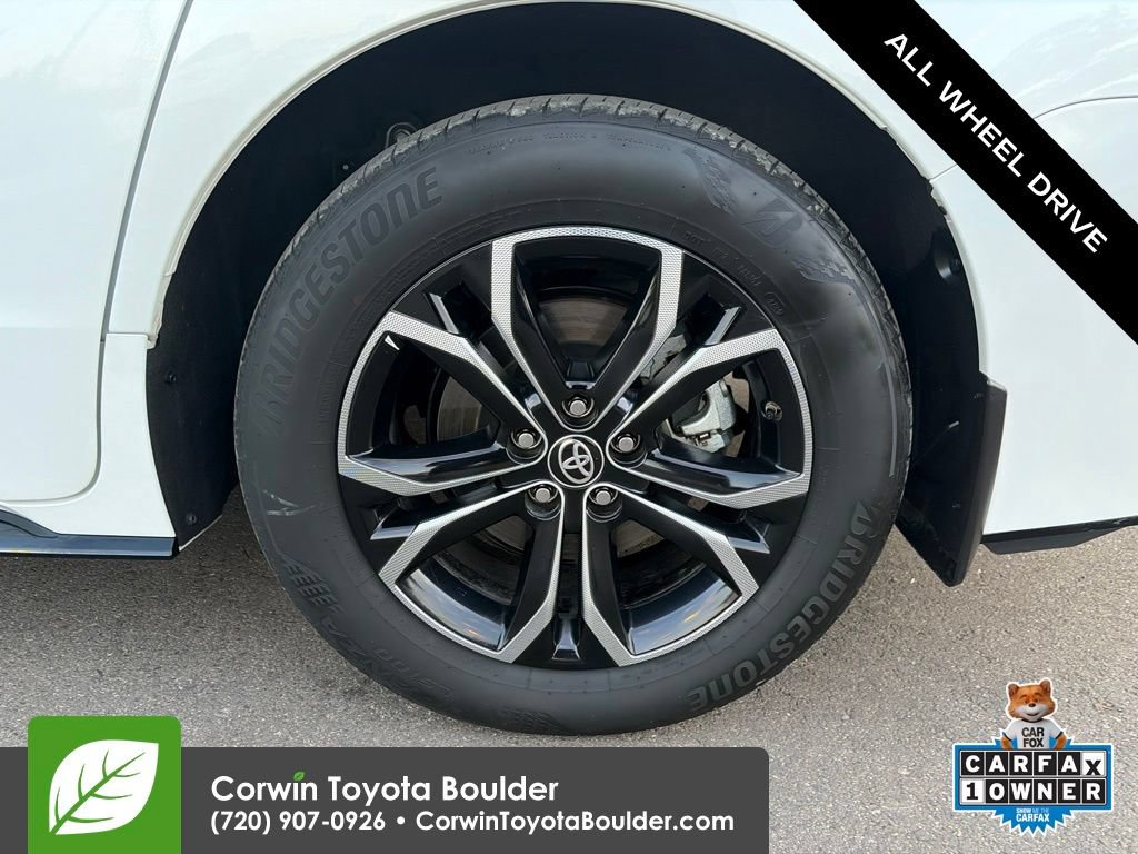 Used 2025 Toyota Sienna Platinum AWD/4WD image 23
