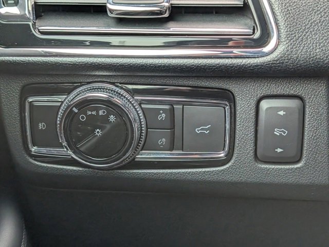 Used 2018 Lincoln Navigator Reserve w/ Technology Package image 26