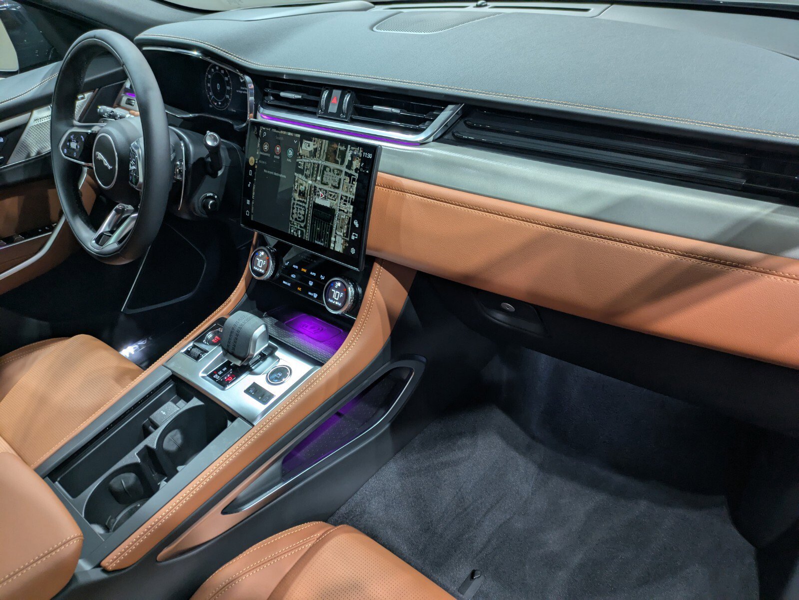 New 2026 Jaguar F-PACE R-Dynamic S image 25