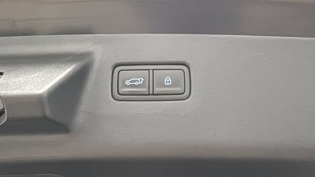 Used 2025 Hyundai Santa Fe Calligraphy AWD/4WD image 31