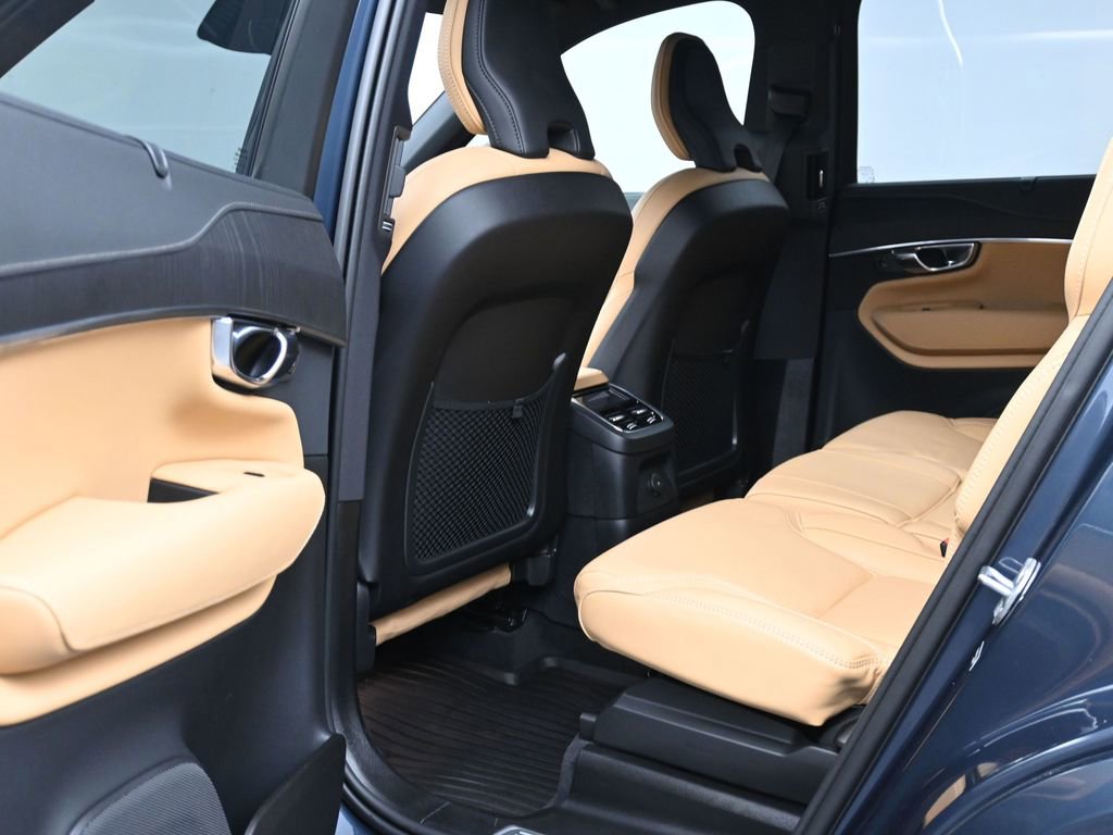 Used 2025 Volvo XC90 T8 Ultra w/ Protection Package Premier image 15