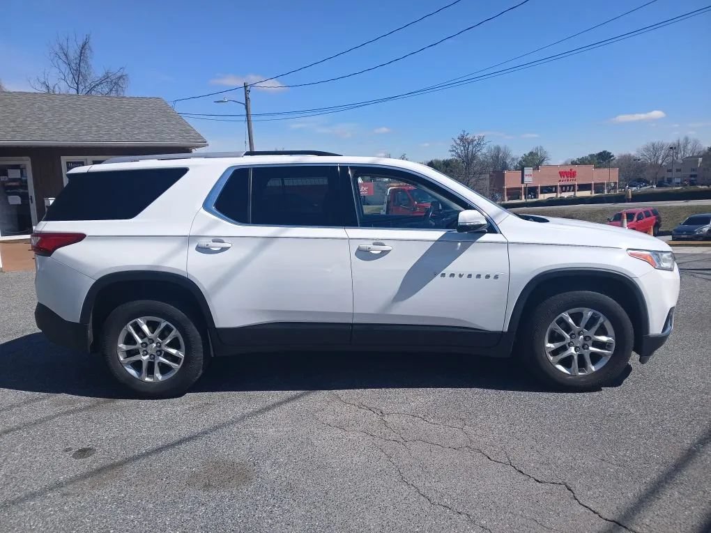 Used 2018 Chevrolet Traverse LT AWD/4WD image 4