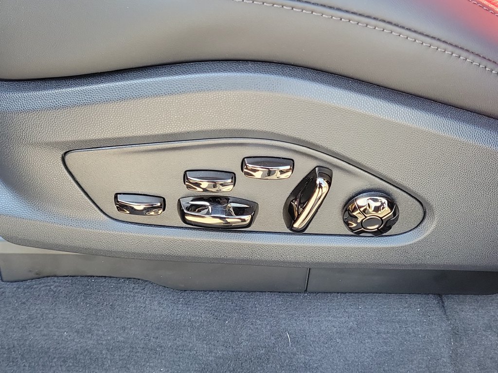 New 2026 Porsche Cayenne Turbo AWD/4WD image 29
