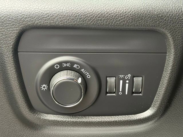 New 2025 Jeep Grand Cherokee Altitude AWD/4WD image 47