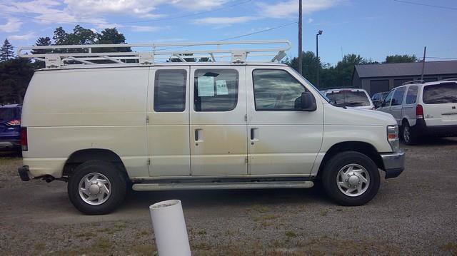 Used 2014 Ford E-250 and Econoline 250 w/ Power Group RWD image 3