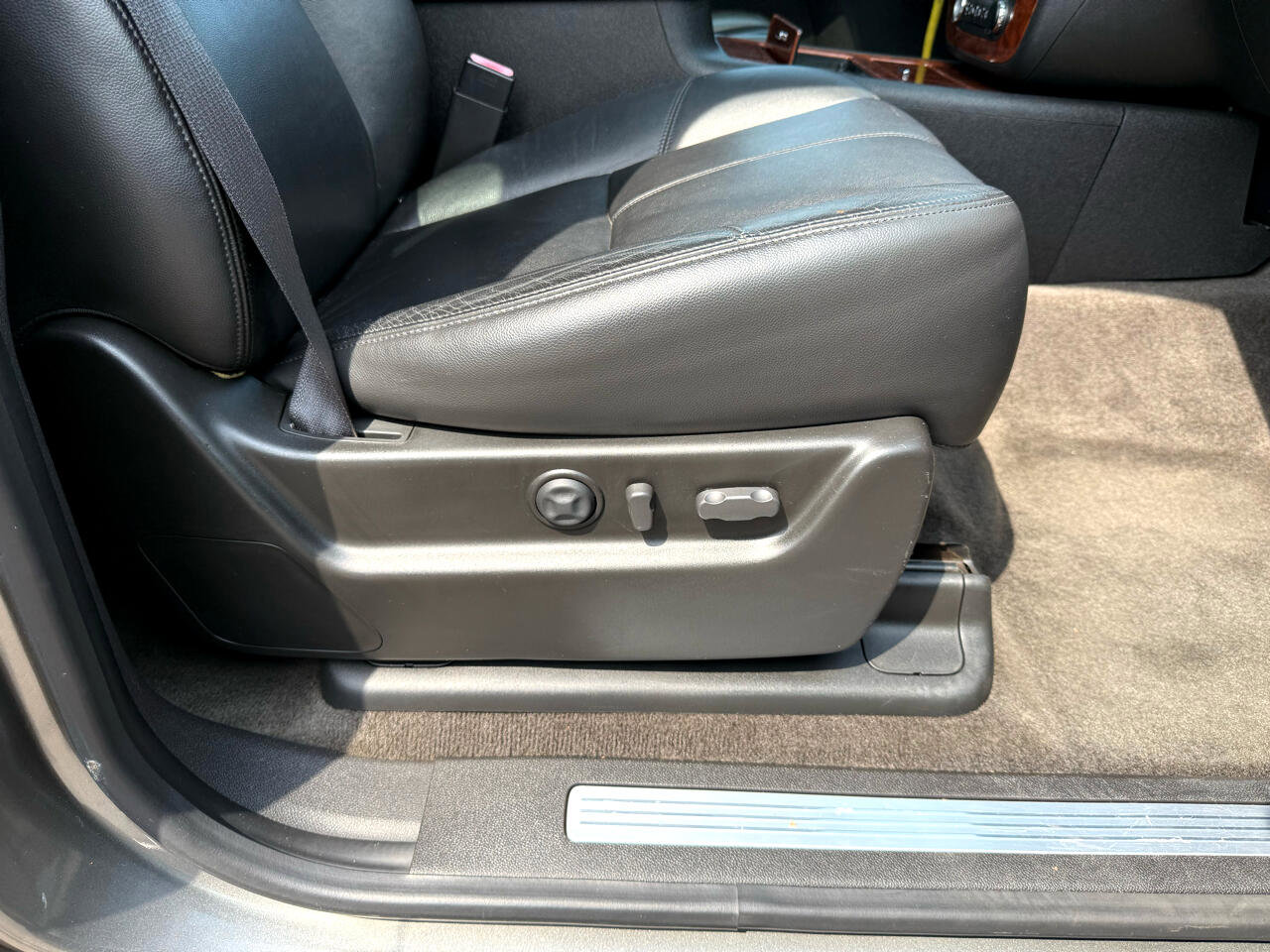 Used 2008 Chevrolet Suburban LTZ w/ LTZ Preferred Equipment Group image 22